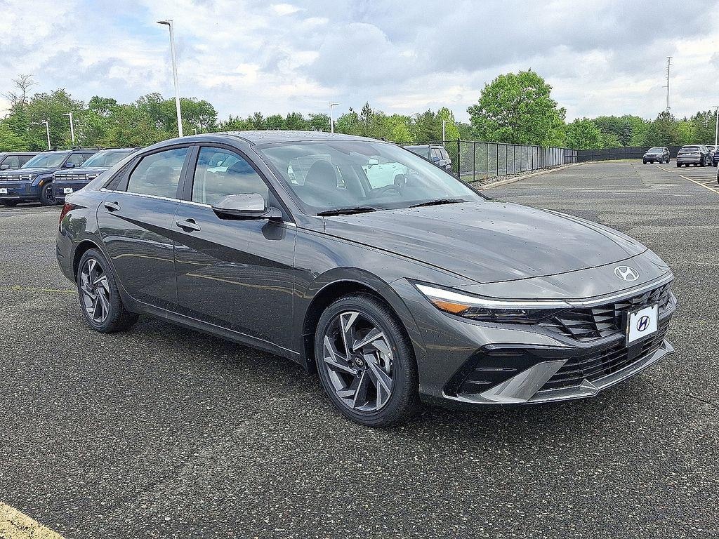 New 2026 Hyundai Elantra Limited Sedan