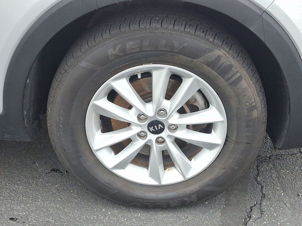 2020 Kia Sorento L - Photo 9