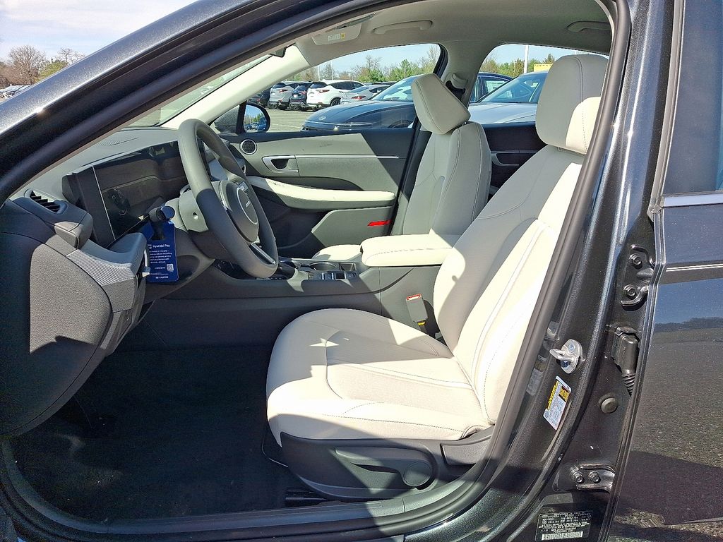2026 Hyundai Sonata SE - Photo 6