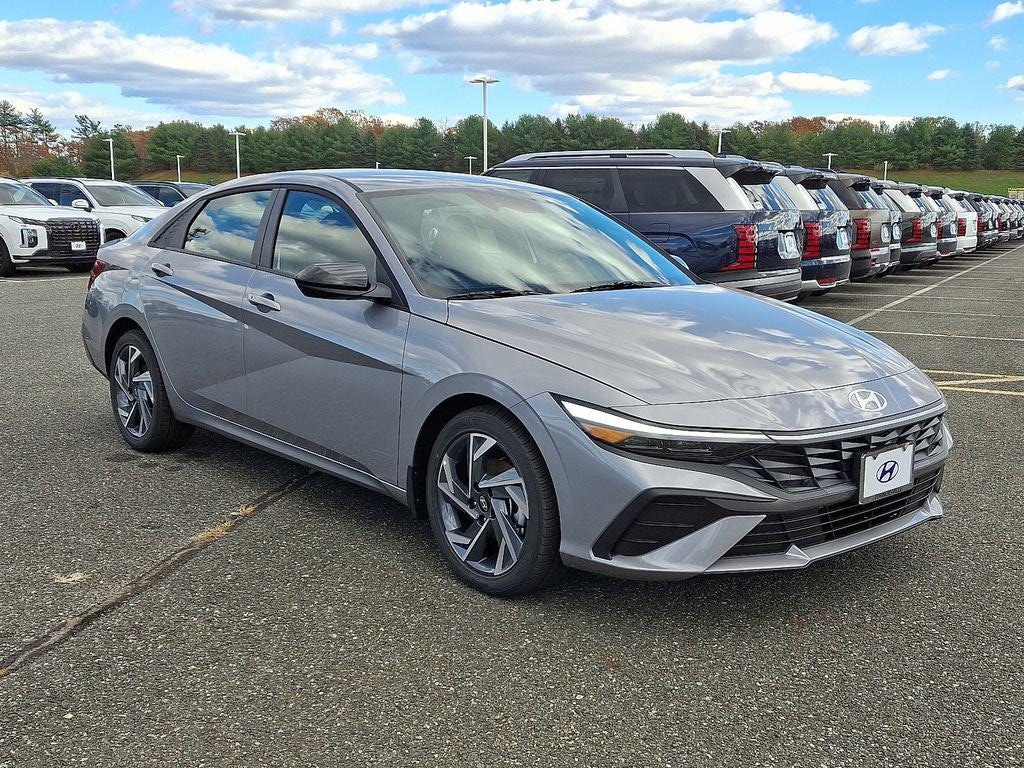 New 2025 Hyundai Elantra SEL Sport Sedan