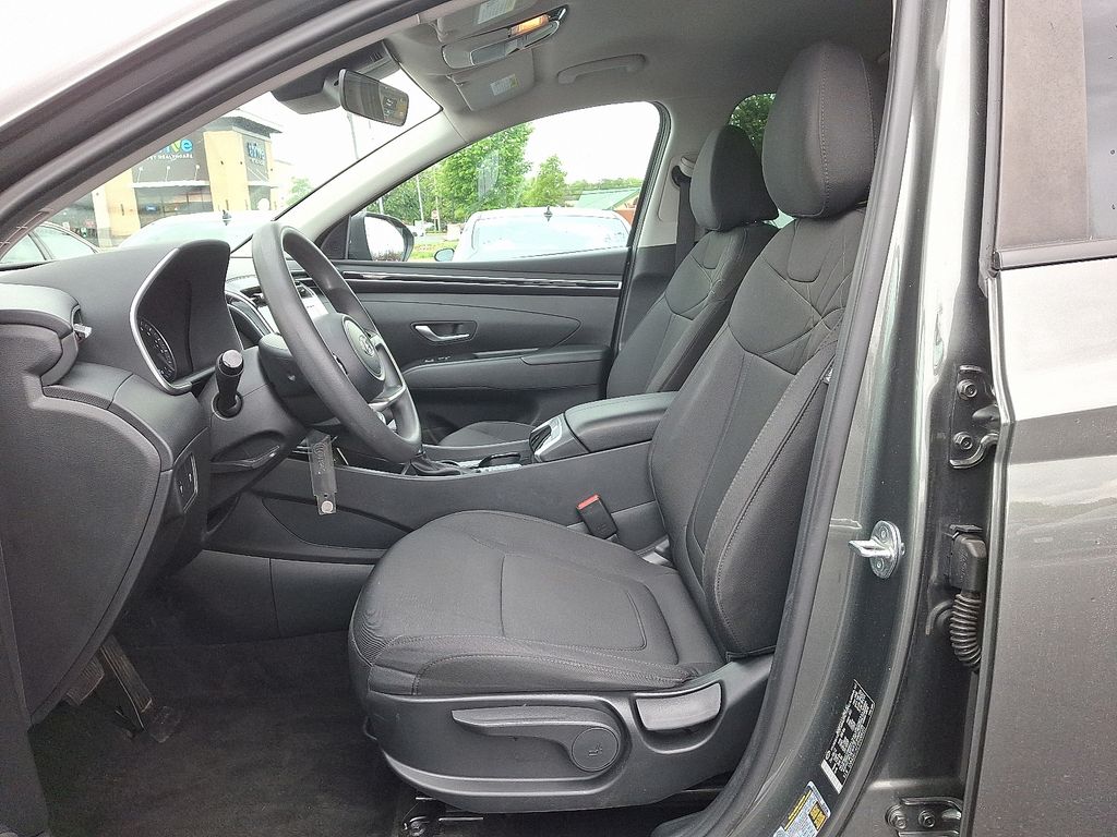 2023 Hyundai Tucson SE - Photo 14