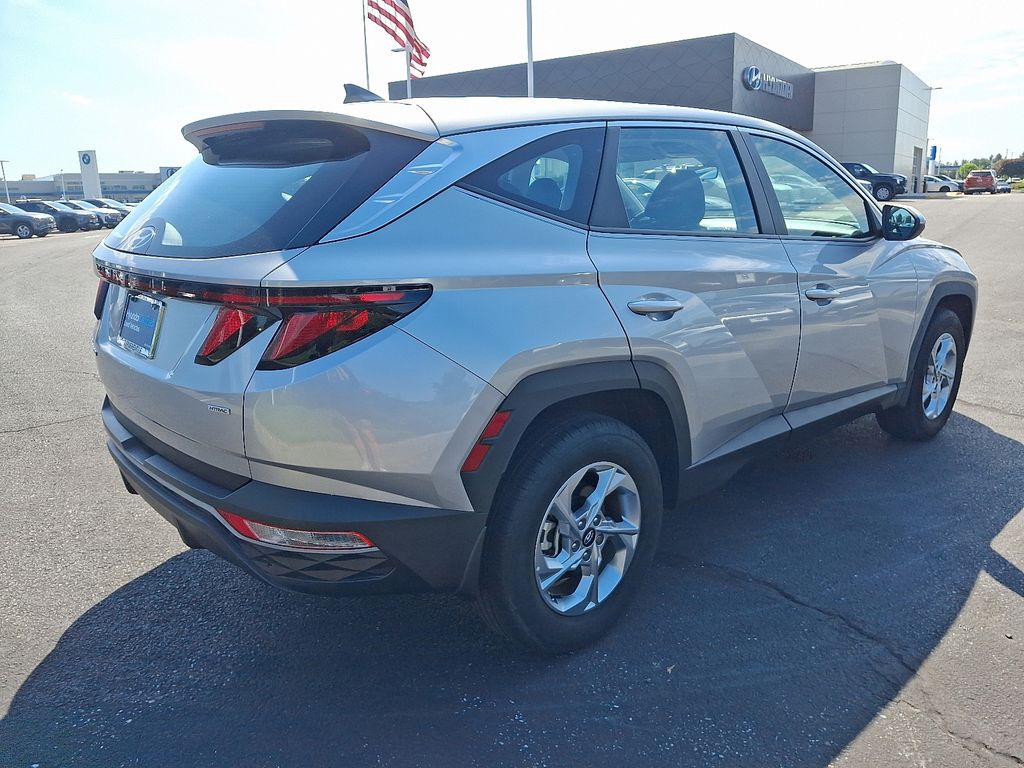 2023 Hyundai Tucson SE - Photo 6