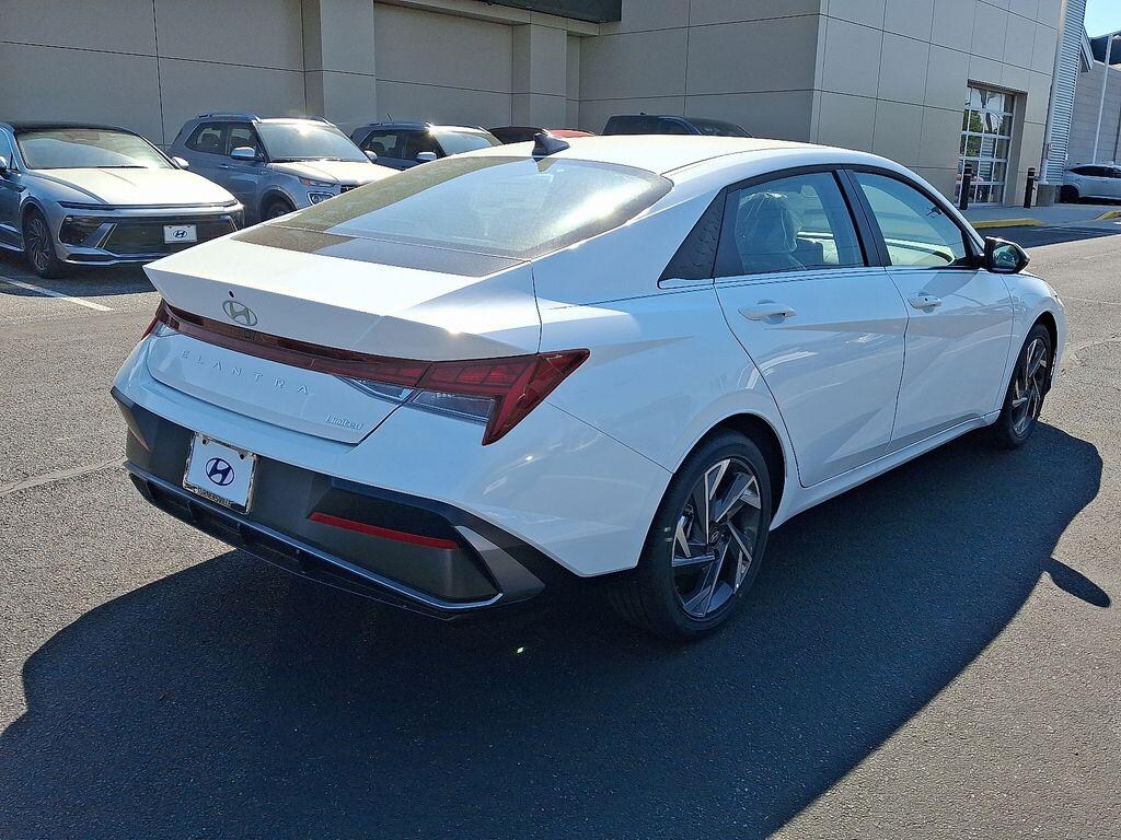 New 2026 Hyundai Elantra Limited Sedan