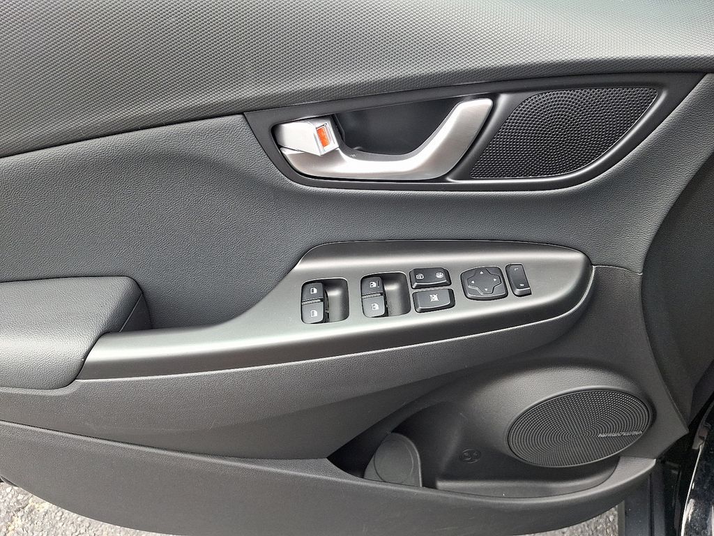 2023 Hyundai Kona Limited - Photo 14