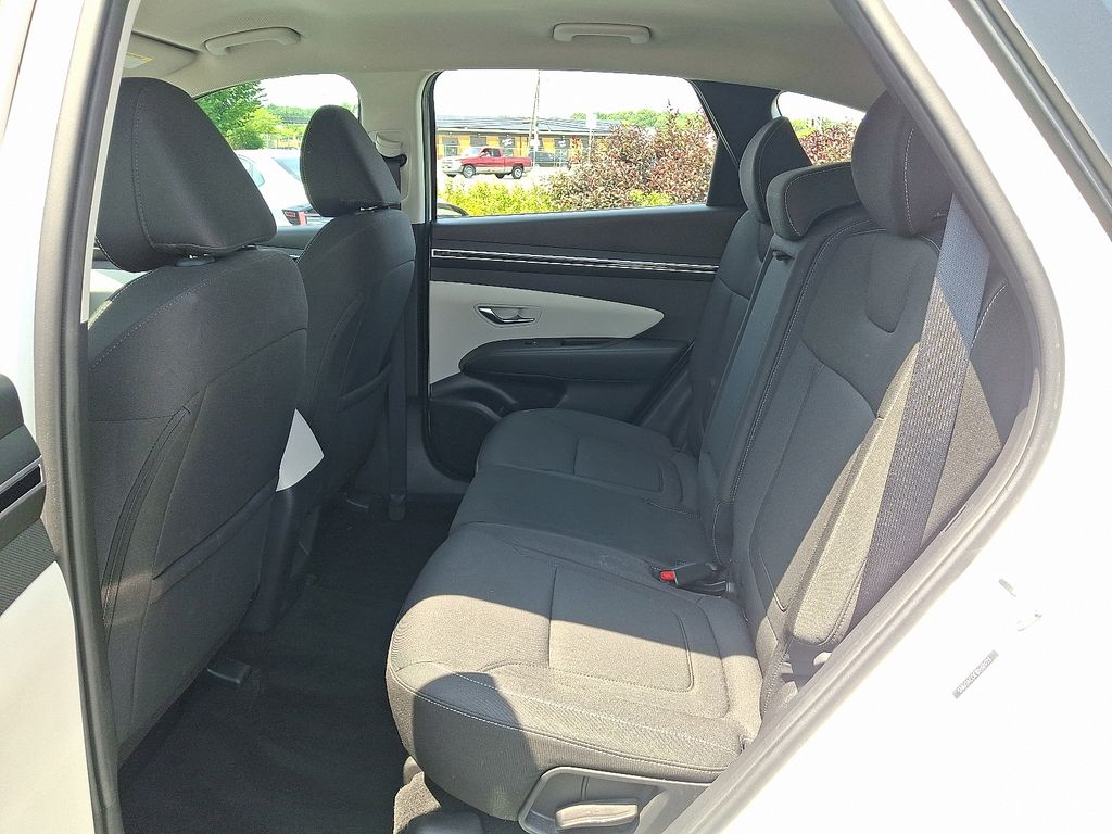 2024 Hyundai Tucson SE - Photo 11