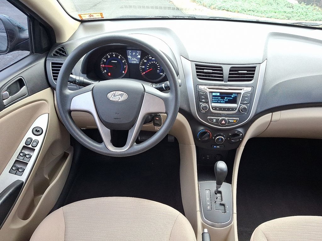 2016 Hyundai Accent SE - Photo 13