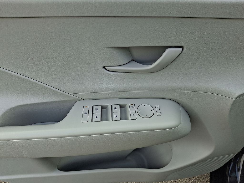 2024 Hyundai Kona SEL - Photo 14