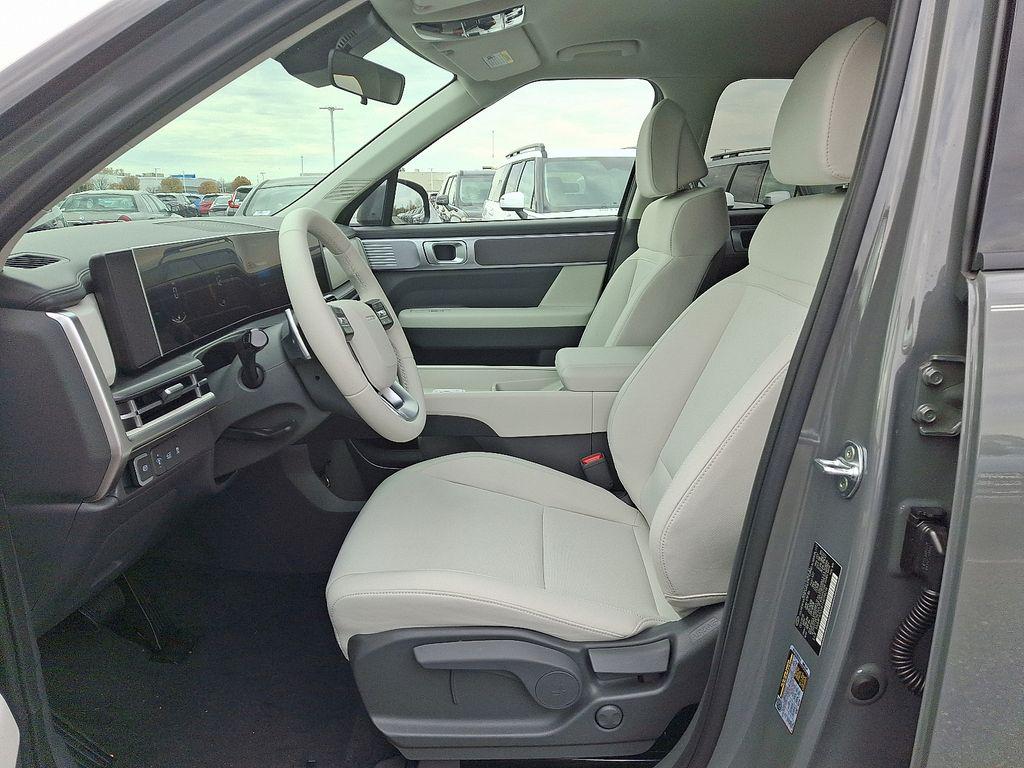 2026 Hyundai Santa Fe SE - Photo 6