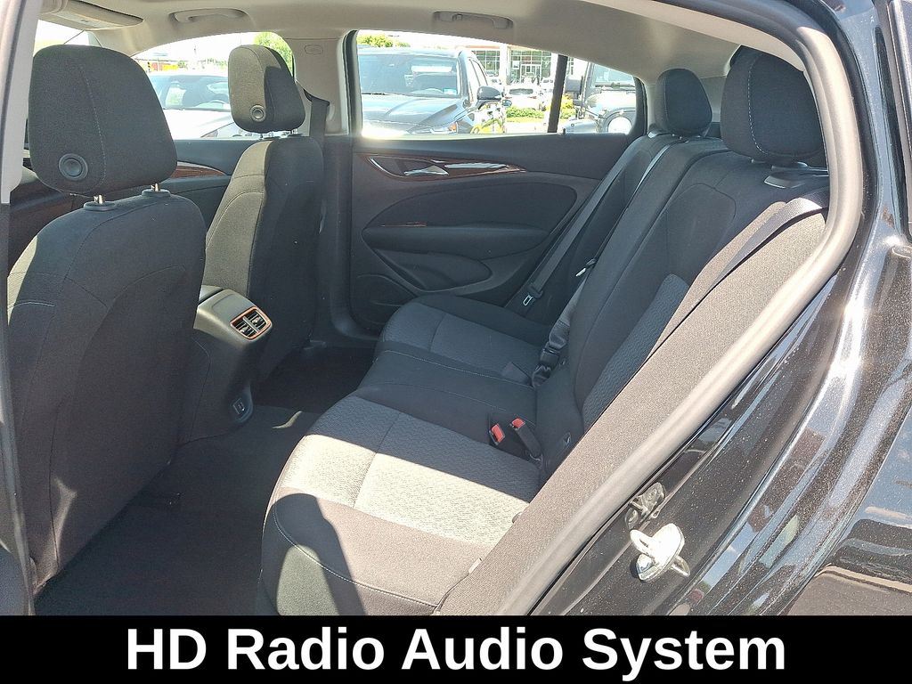 2019 Buick Regal Sportback Preferred - Photo 11