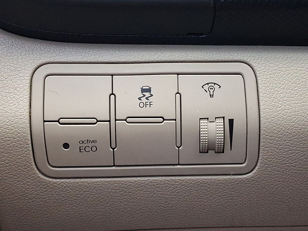 2016 Hyundai Accent SE - Photo 21