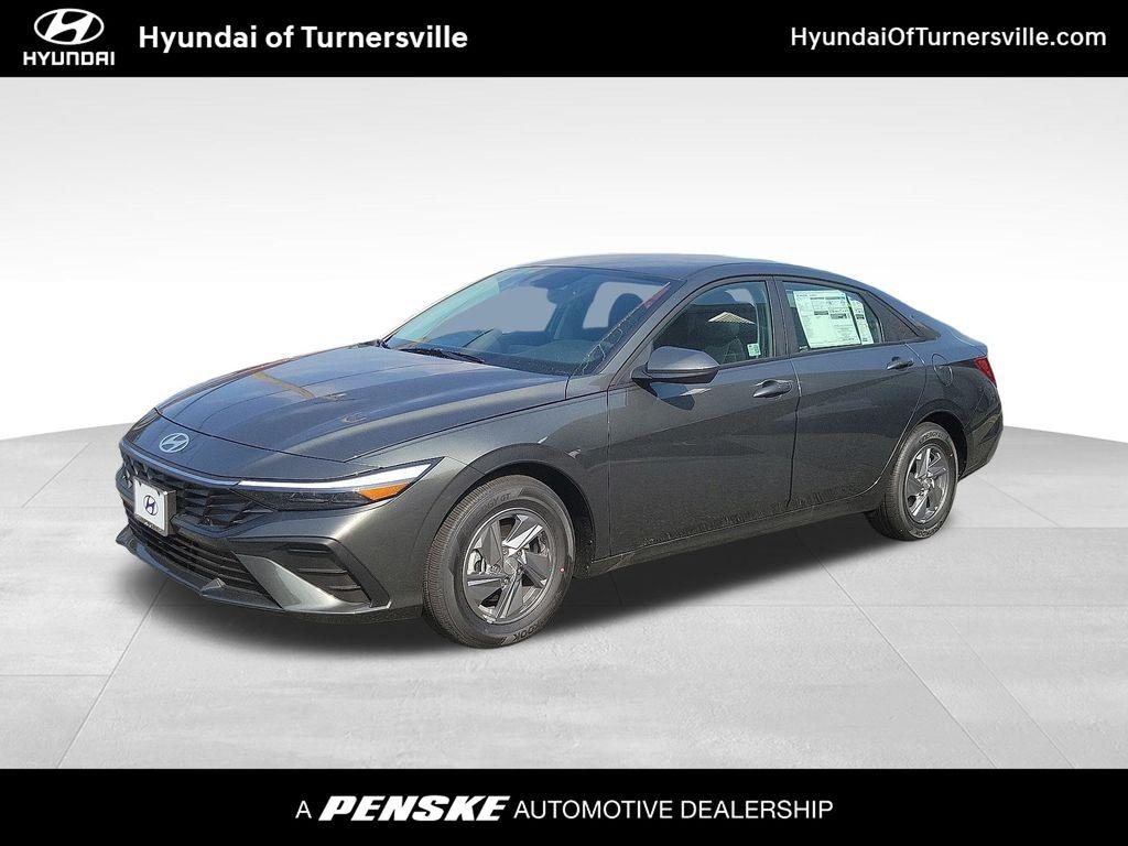 New 2026 Hyundai Elantra SE Sedan