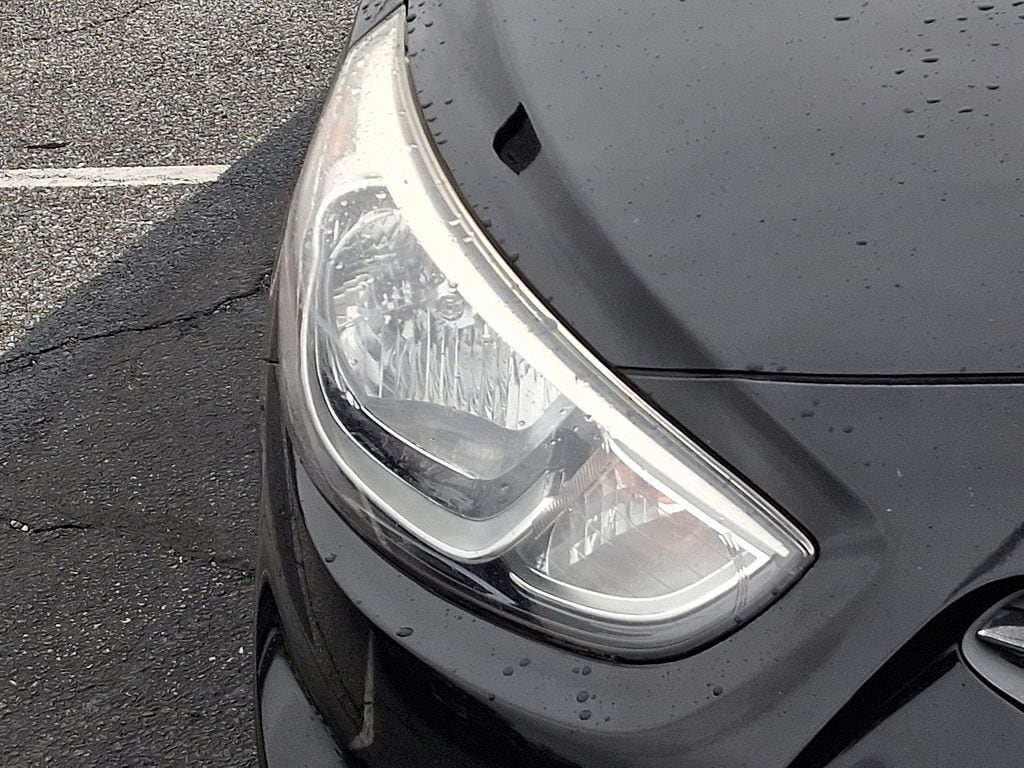 2016 Hyundai Accent SE - Photo 10