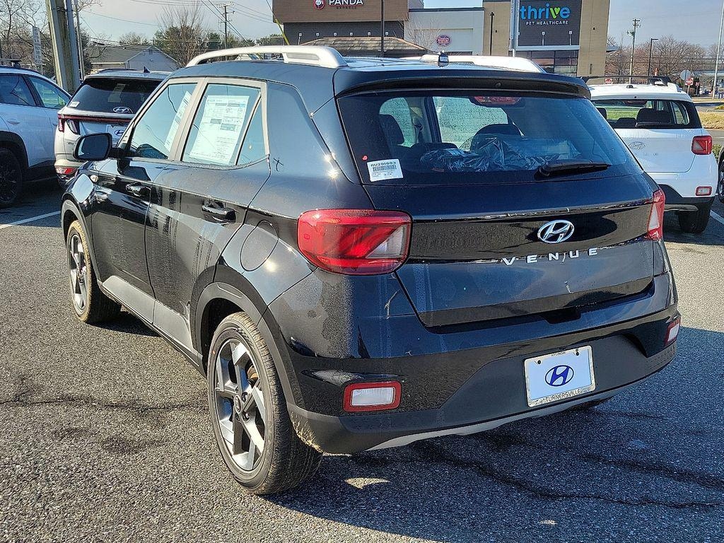 New 2025 Hyundai Venue SEL SUV