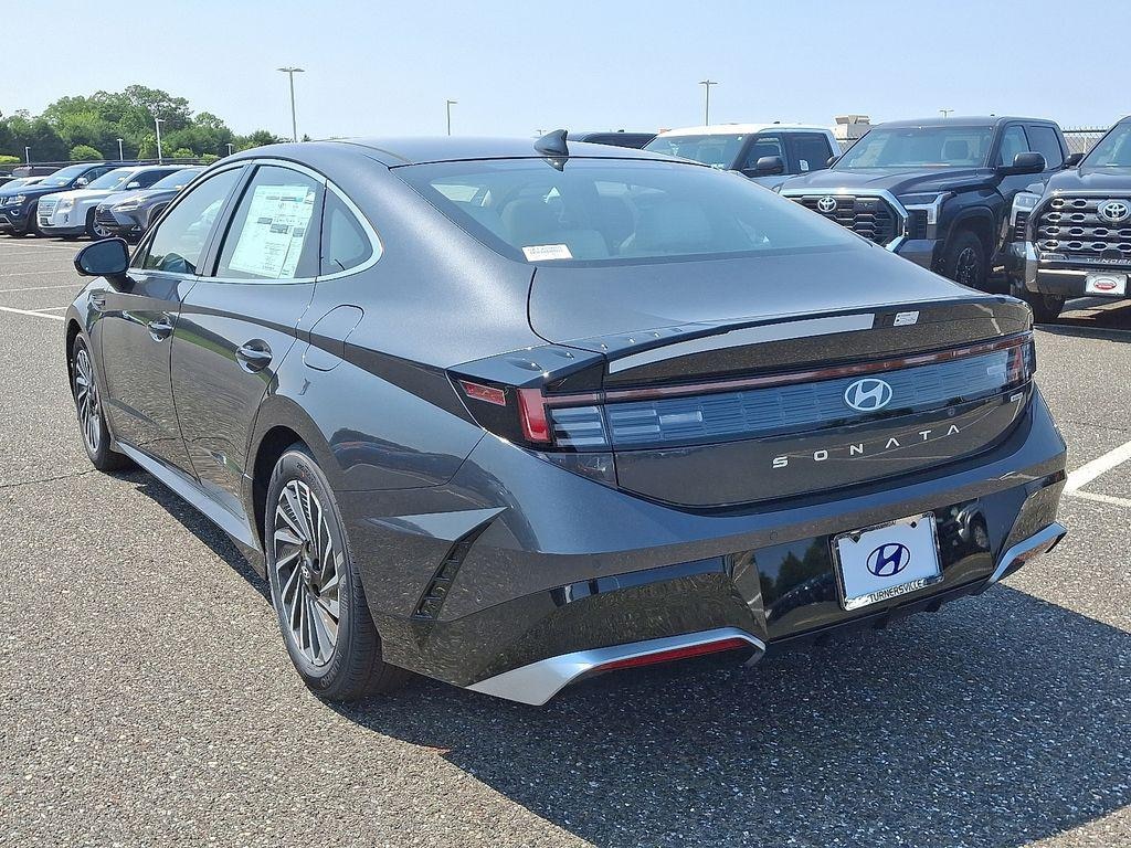 New 2025 Hyundai Sonata Hybrid Limited Sedan