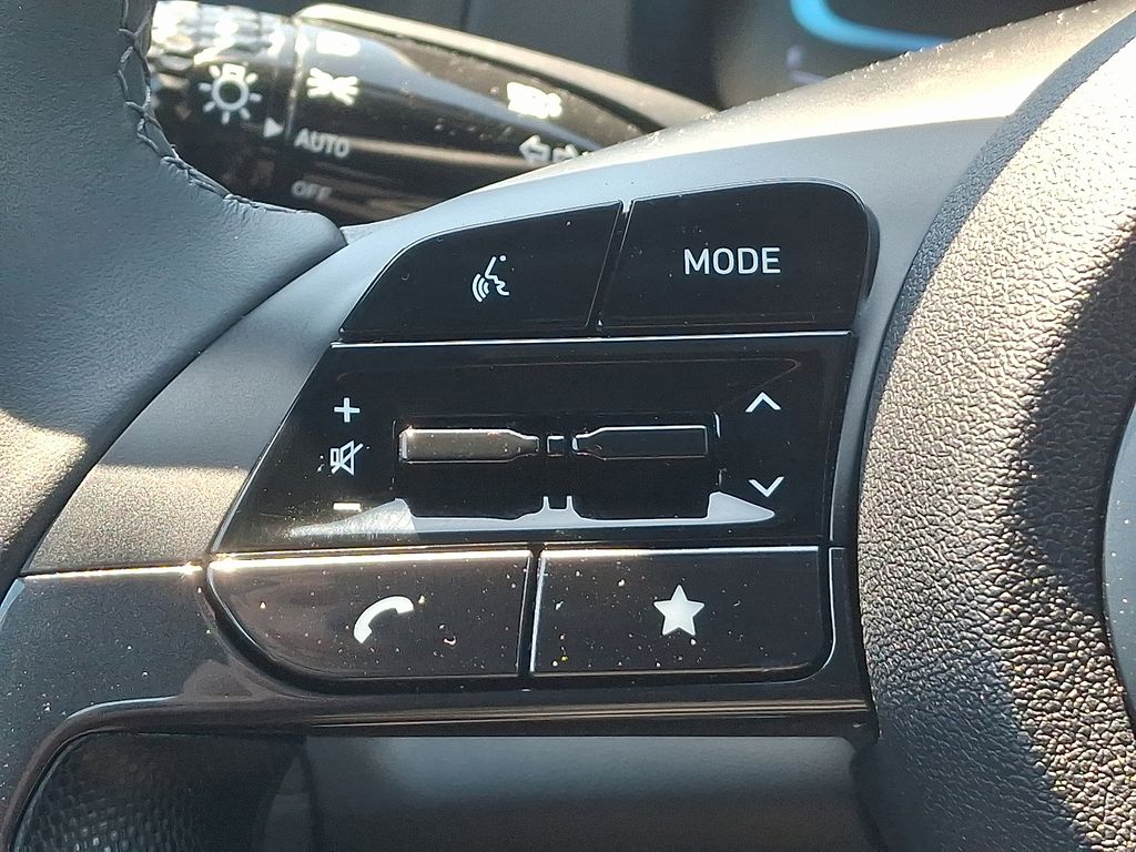 2025 Hyundai Elantra SEL - Photo 22