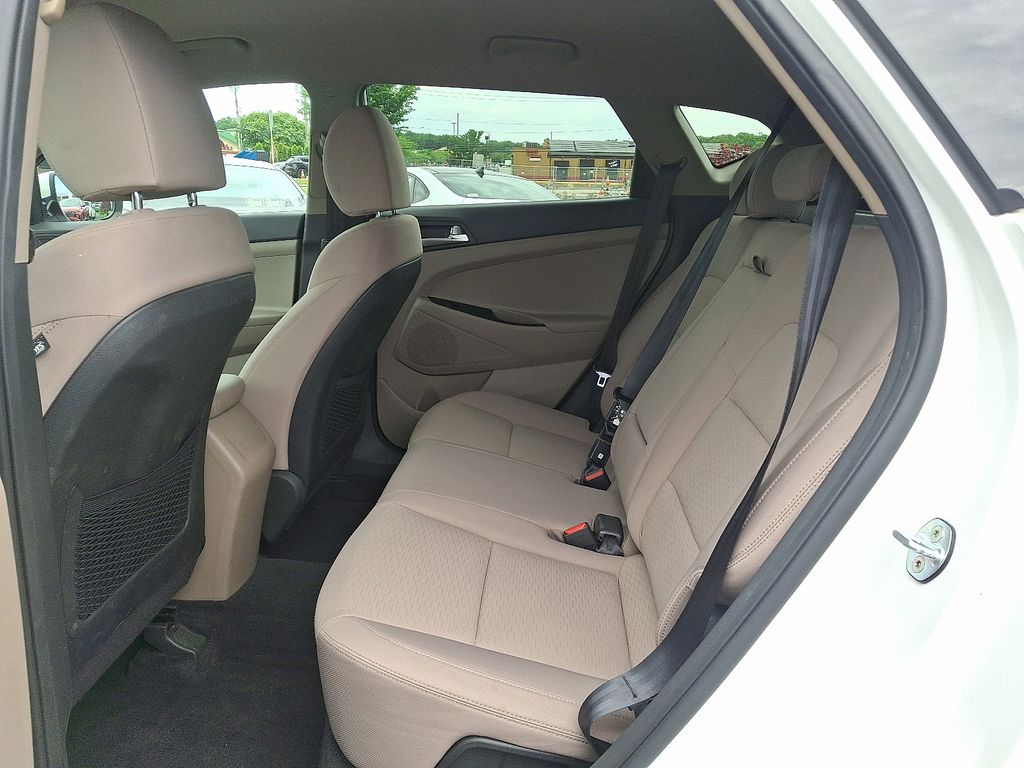 2020 Hyundai Tucson SE - Photo 11