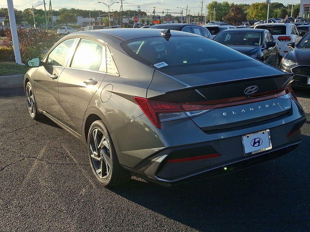 New 2025 Hyundai Elantra Hybrid SEL Sport Sedan