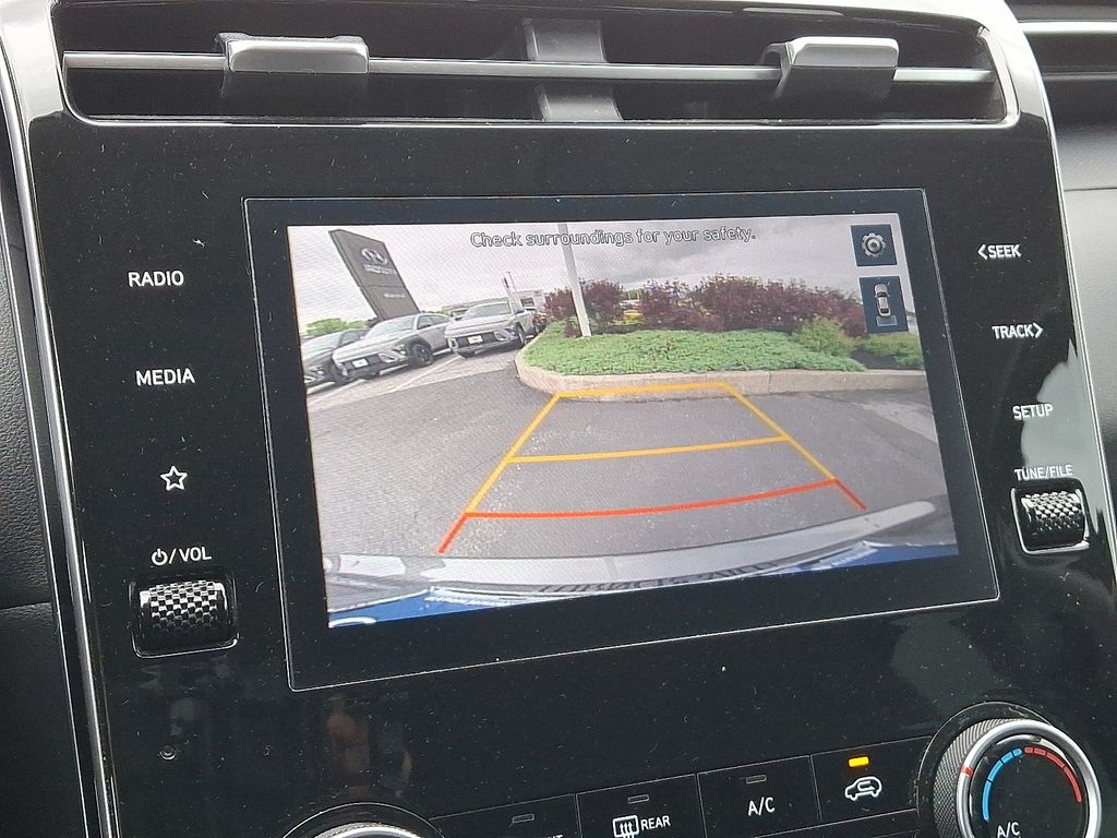 2023 Hyundai Tucson SE - Photo 18
