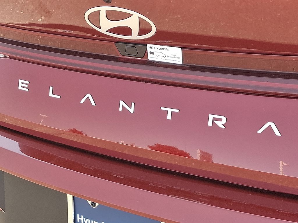 2025 Hyundai Elantra SEL - Photo 33