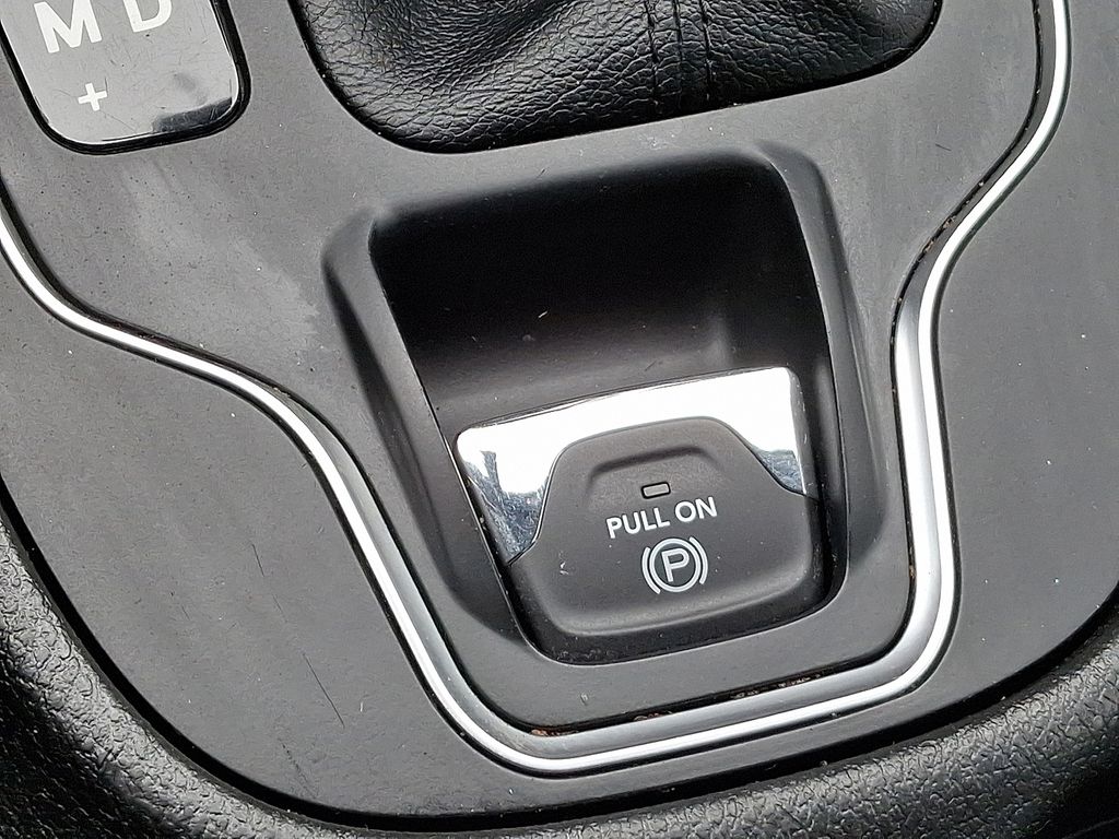 2021 Jeep Cherokee Latitude Lux - Photo 27