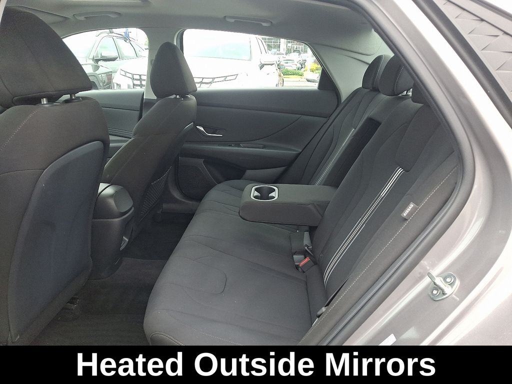 2024 Hyundai Elantra SEL - Photo 11