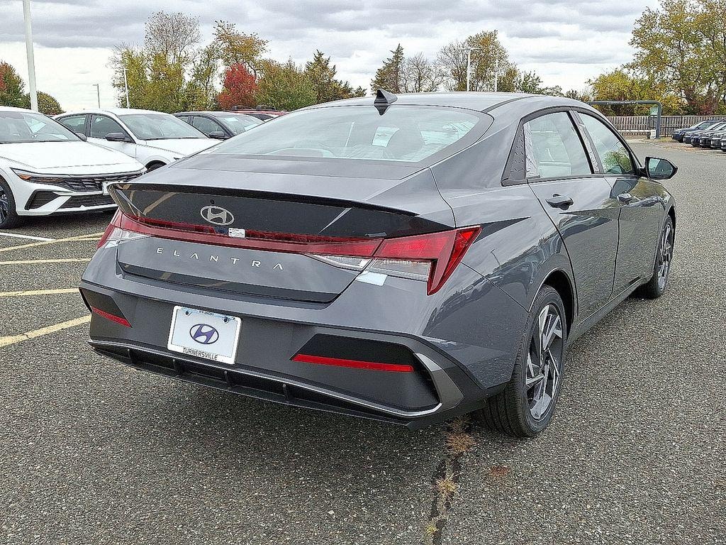New 2025 Hyundai Elantra SEL Sport Sedan