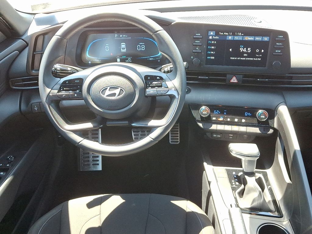 2025 Hyundai Elantra SEL - Photo 13