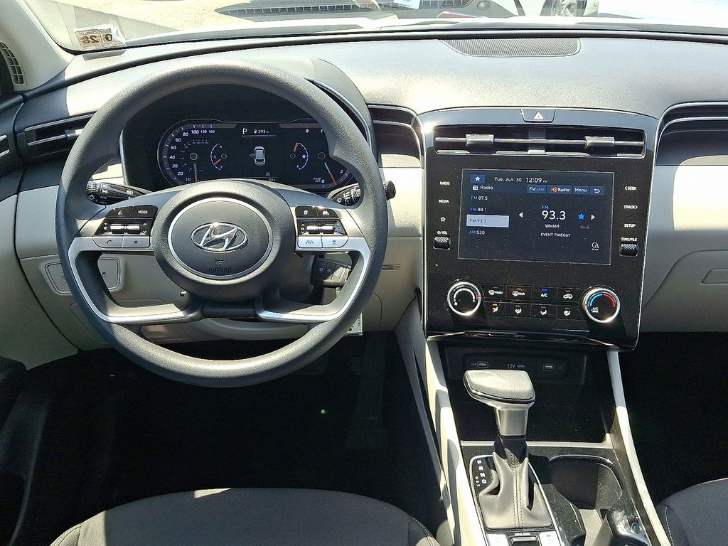 2024 Hyundai Tucson SE - Photo 12