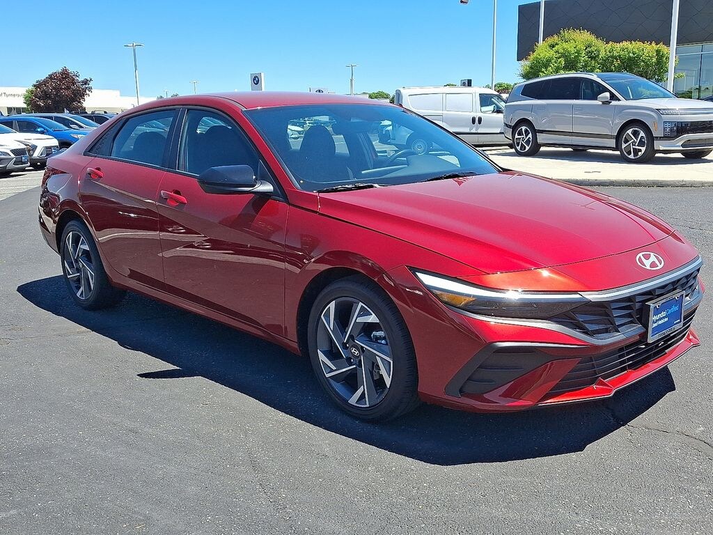 Used 2025 Hyundai Elantra SEL Sport Sedan