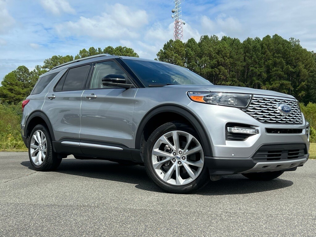 2022 Ford Explorer Platinum photo 2