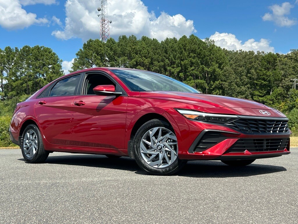 2024 Hyundai Elantra Hybrid Blue photo 2