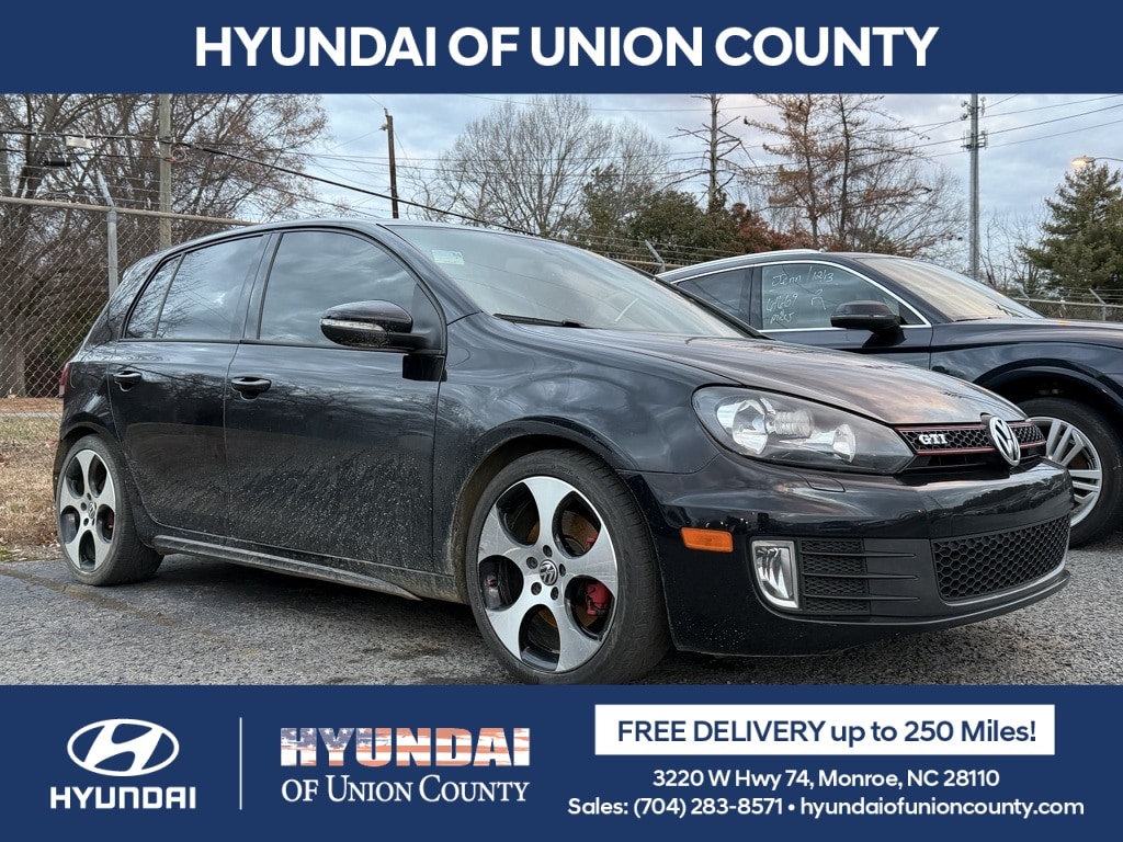 2011 Volkswagen GTI Sunroof's photo