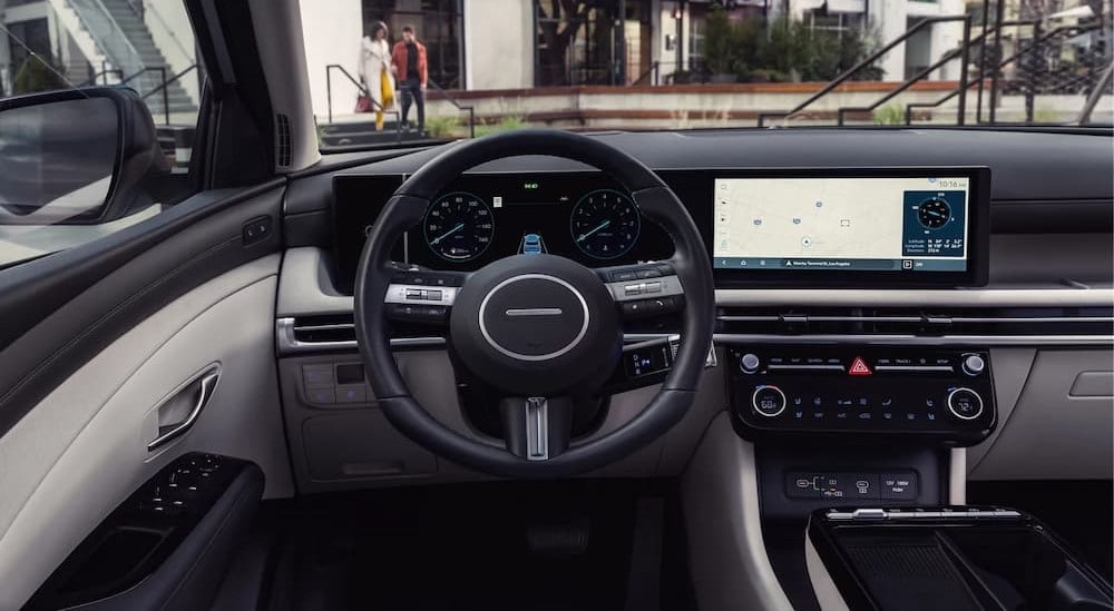 The black and gray dash in a 2025 Hyundai Tucson.