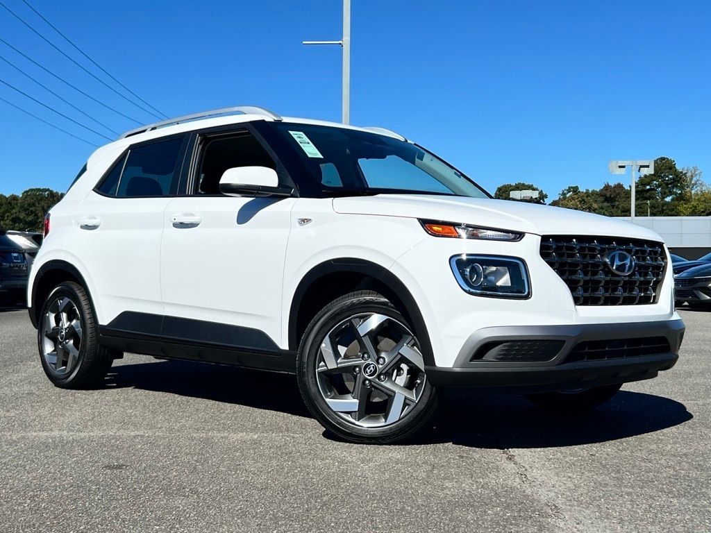 New 2025 Hyundai Venue SEL SUV