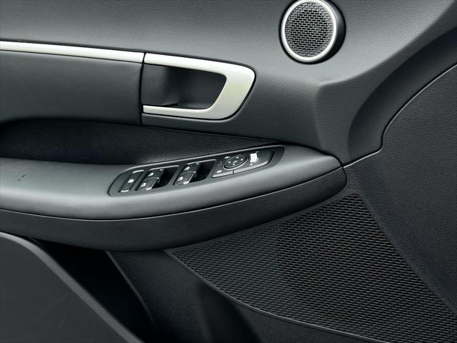 2025 Hyundai Sonata Hybrid SEL photo 3
