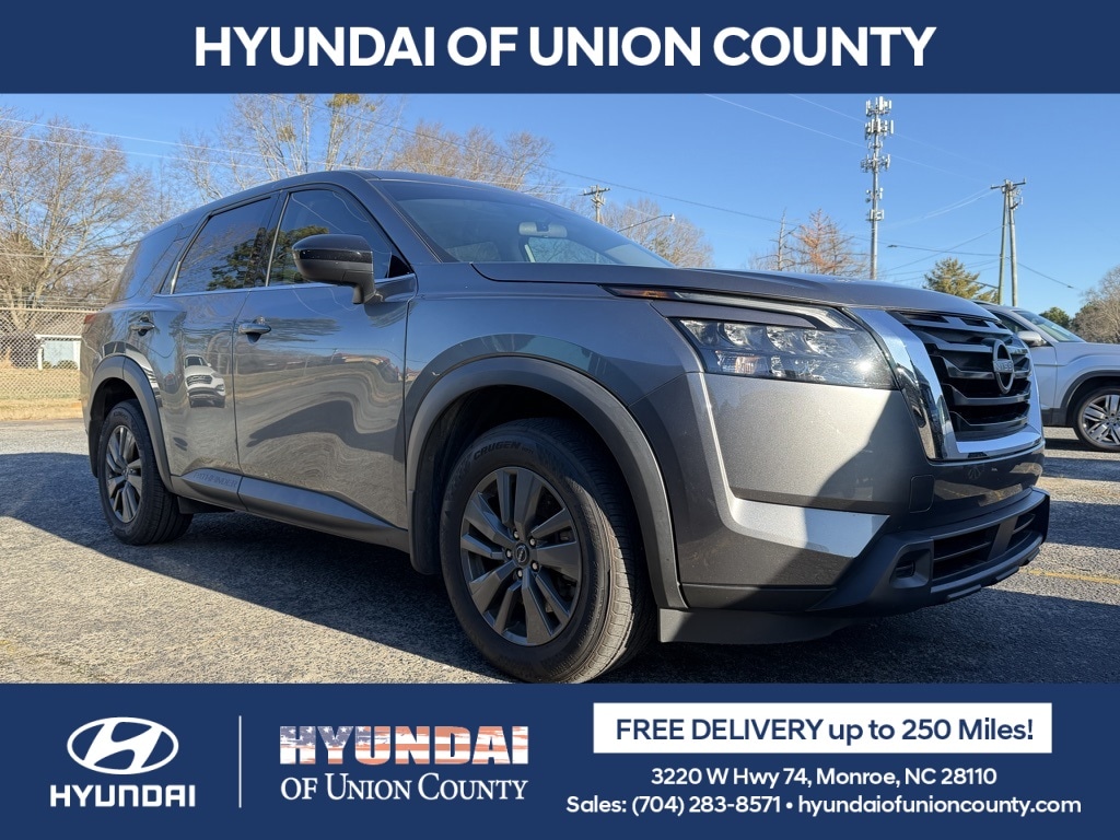 2023 Nissan Pathfinder S