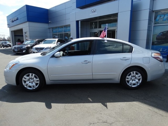 Used 2011 Nissan Altima Base with VIN 1N4AL2AP1BN401636 for sale in Hicksville, NY