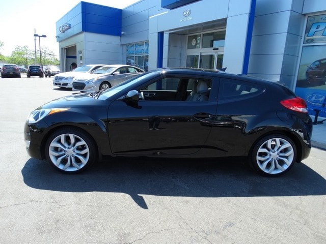 Certified 2013 Hyundai Veloster Base with VIN KMHTC6AD0DU113398 for sale in Hicksville, NY