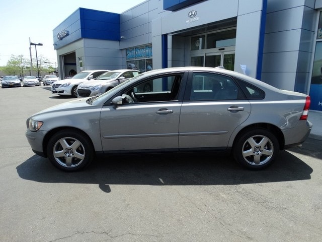 Used 2006 Volvo S40 T5 with VIN YV1MH682762153484 for sale in Hicksville, NY