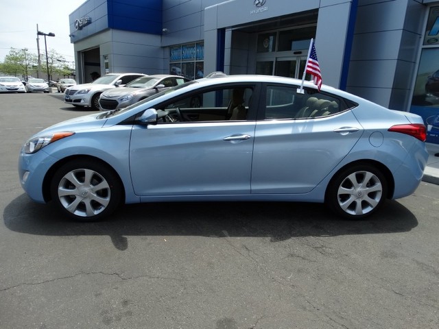 Certified 2013 Hyundai Elantra Limited with VIN KMHDH4AE6DU592686 for sale in Hicksville, NY