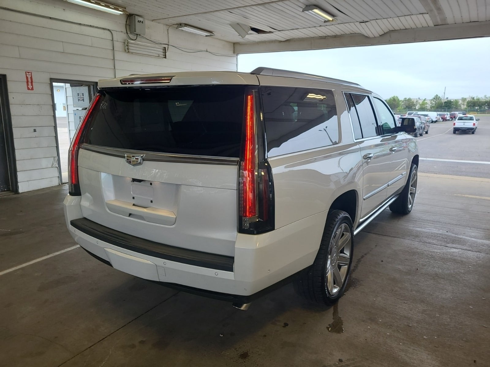 Certified 2020 Cadillac Escalade ESV Premium Luxury with VIN 1GYS3JKJ2LR165473 for sale in Wentzville, MO