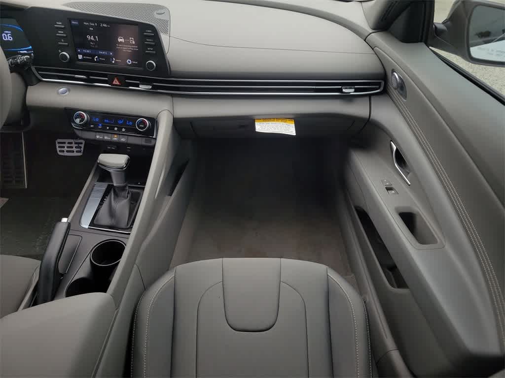 Thumbnail: 2025 Hyundai Elantra - 14