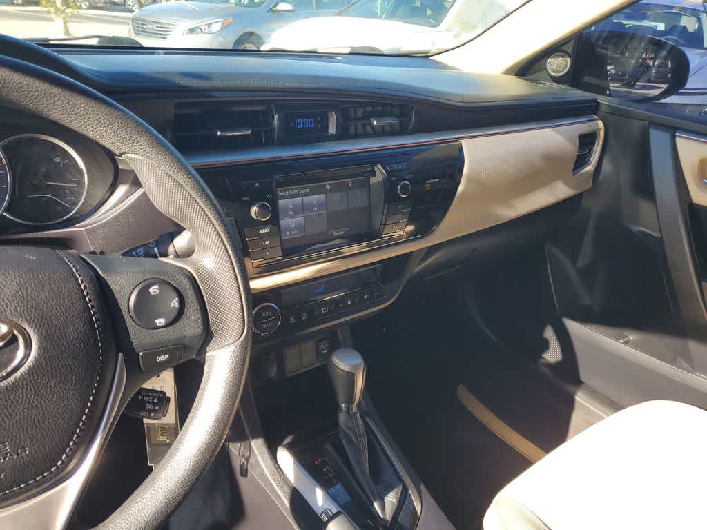 Thumbnail: 2015 Toyota Corolla - 30