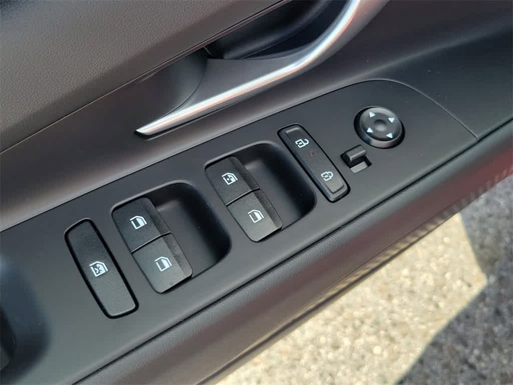 Thumbnail: 2025 Hyundai Elantra - 18