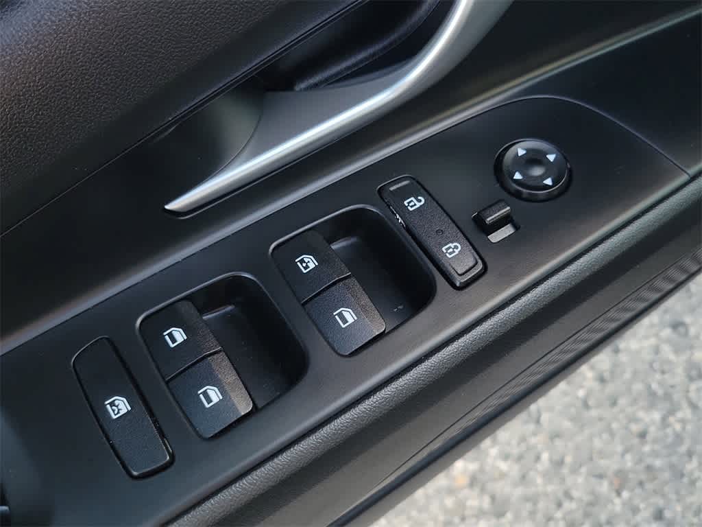 Thumbnail: 2023 Hyundai Elantra - 17