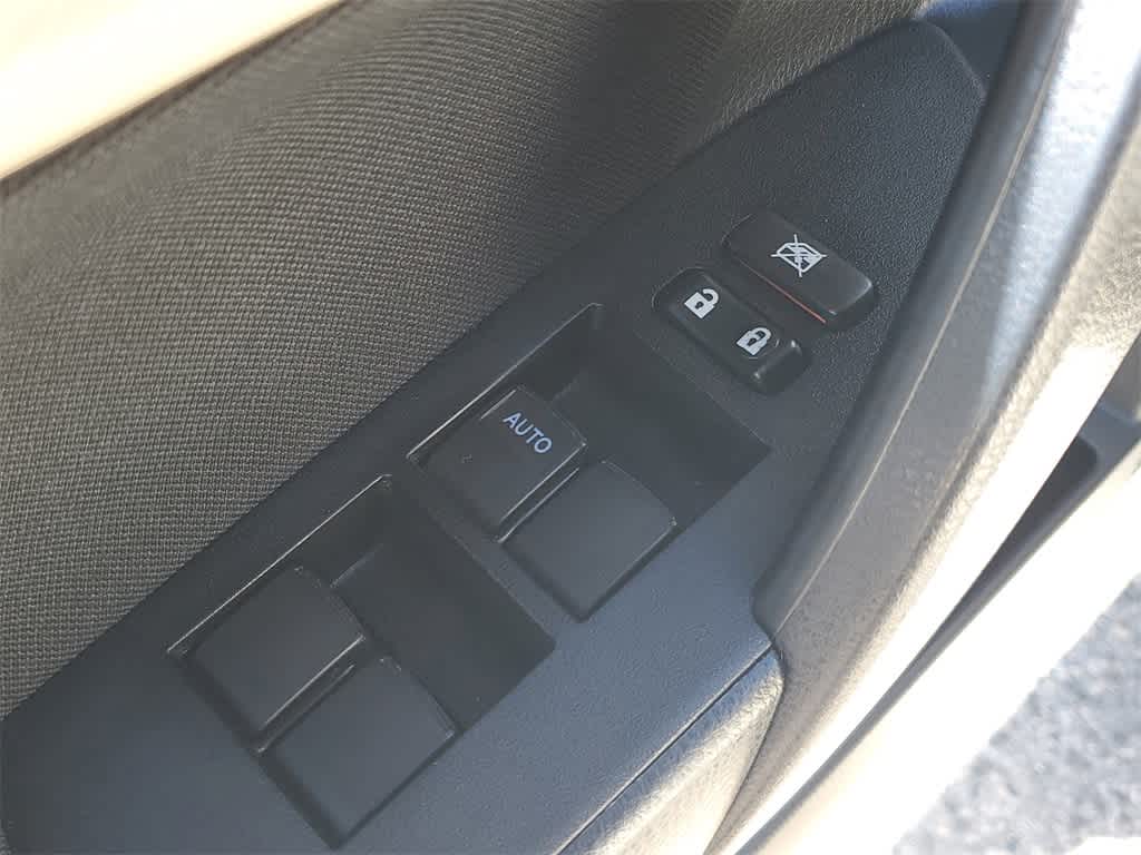 Thumbnail: 2015 Toyota Corolla - 17