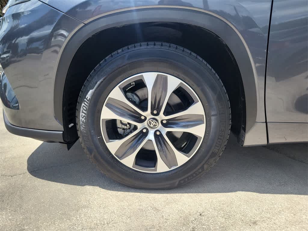 Thumbnail: 2020 Toyota Highlander - 5