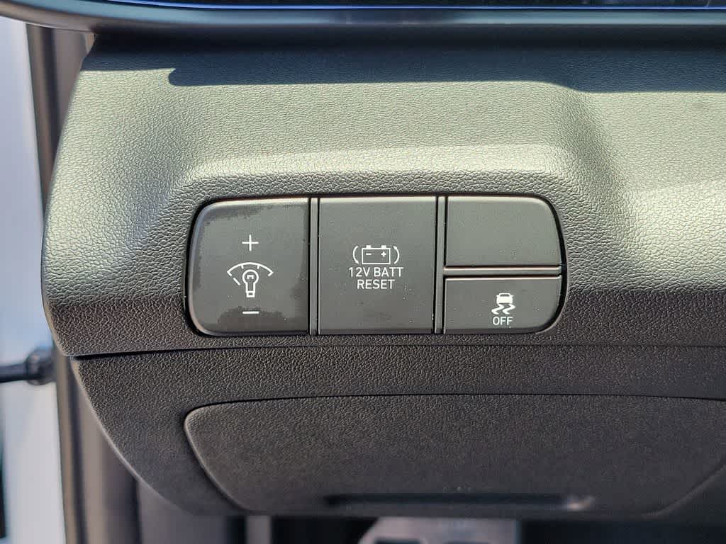 Thumbnail: 2025 Hyundai Elantra - 17