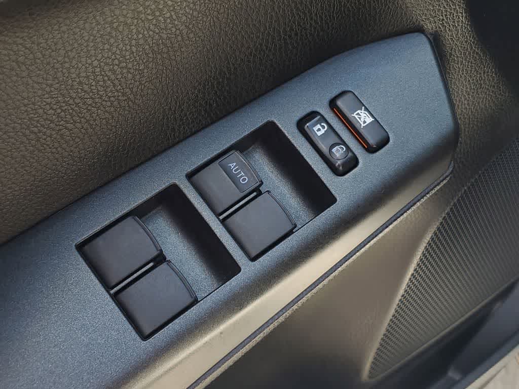 Thumbnail: 2018 Toyota RAV4 - 18