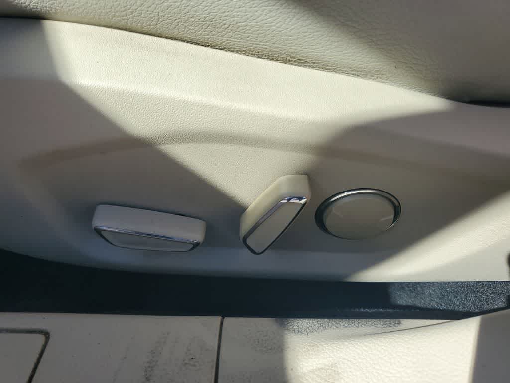 Thumbnail: 2013 Ford Fusion - 20